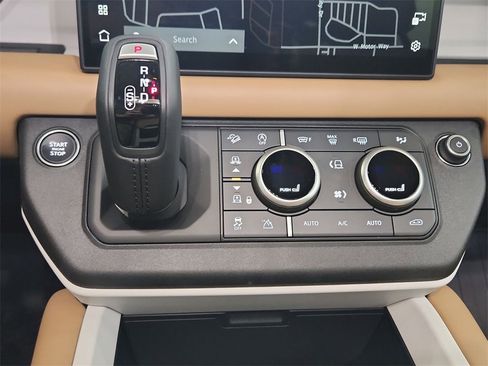 Used 2025 Land Rover Defender 110 S image 23