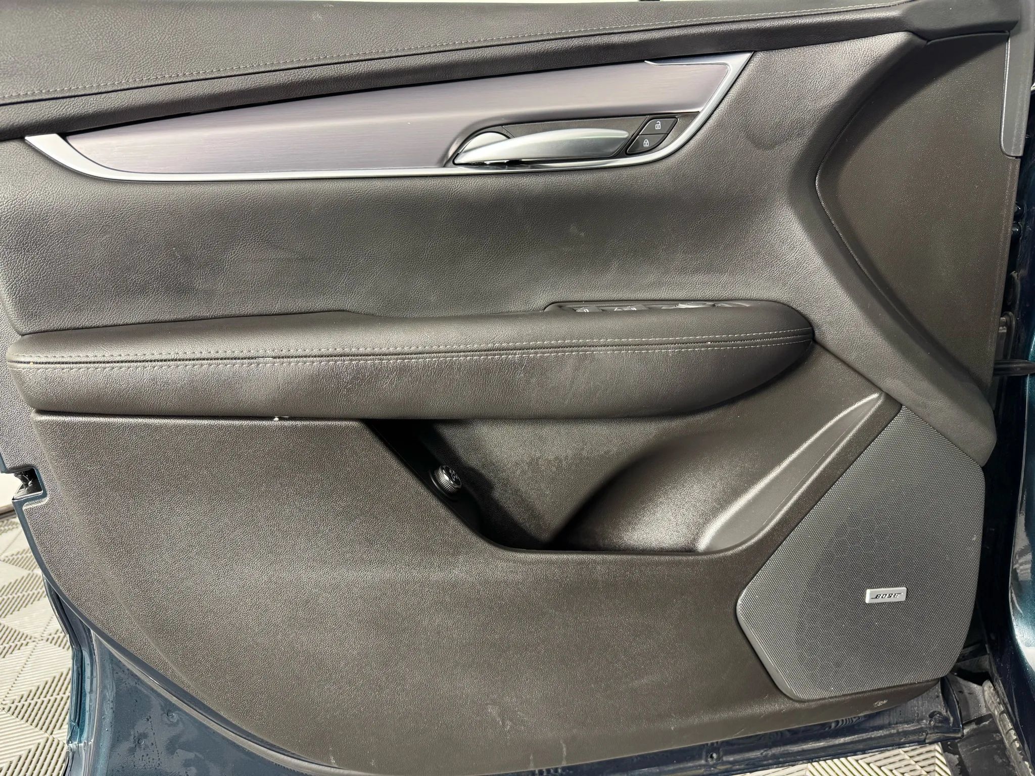 Used 2025 Cadillac XT5 Luxury w/ LPO, Floor Liner Package AWD/4WD image 39
