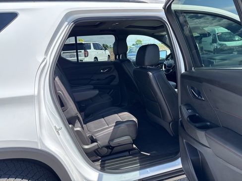 Used 2023 Chevrolet Traverse RS AWD/4WD image 17