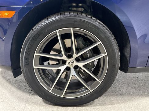 Certified 2026 Porsche Macan AWD/4WD image 42