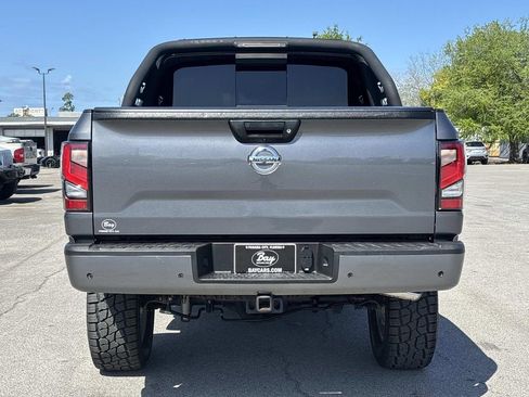 Used 2020 Nissan Titan SL image 4