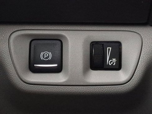 Used 2017 GMC Acadia SLT image 28