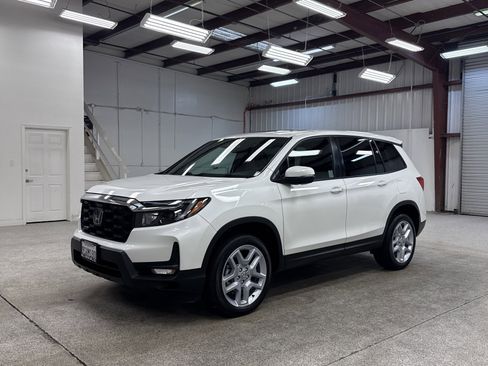 Used 2025 Honda Passport EX-L image 1