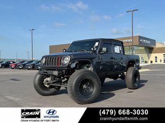 Used 2020 Jeep Gladiator Overland w/ Trailer Tow Package AWD/4WD video 1