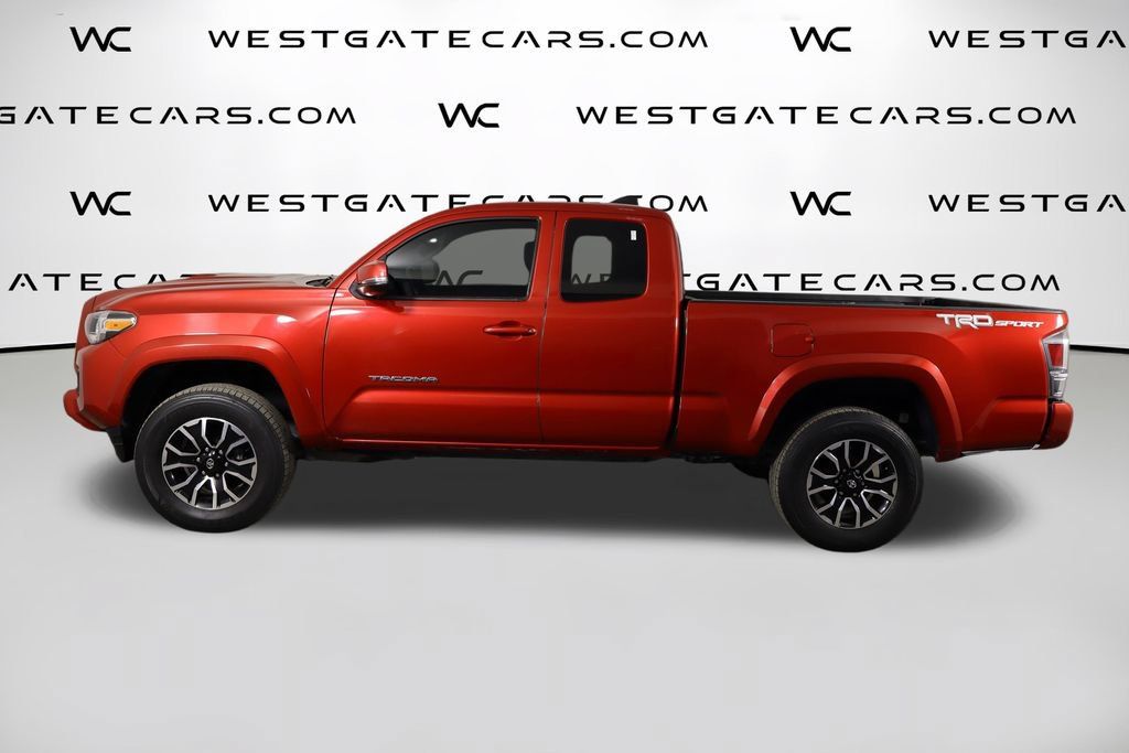 Used 2022 Toyota Tacoma TRD Sport w/ Technology Package RWD image 5