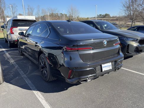 Certified 2025 BMW 760i xDrive w/ Executive Package image 17