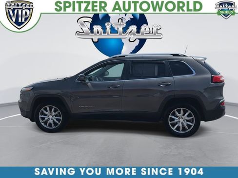 Used 2017 Jeep Cherokee Limited AWD/4WD image 6