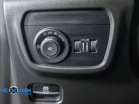 Used 2021 Jeep Grand Cherokee L Overland w/ Luxury Tech Group IV AWD/4WD image 13