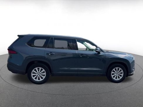 Used 2025 Toyota Grand Highlander FWD image 12