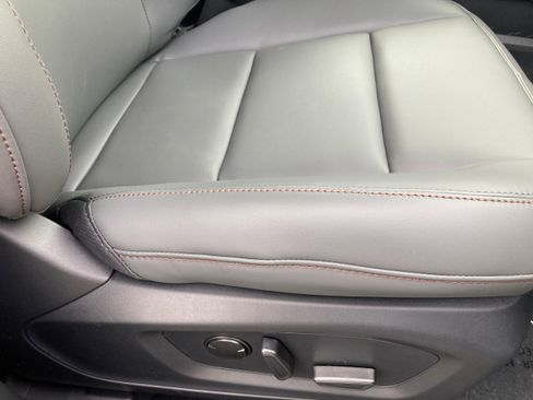 New 2025 Ford Explorer Active w/ Active Comfort Package image 13