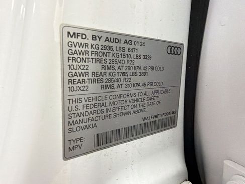 Used 2024 Audi Q8 Prestige image 19