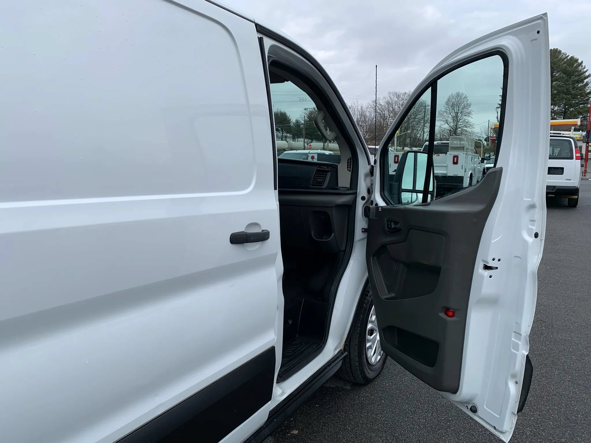Used 2020 Ford Transit 150 Low Roof w/ Load Area Protection Package RWD image 19