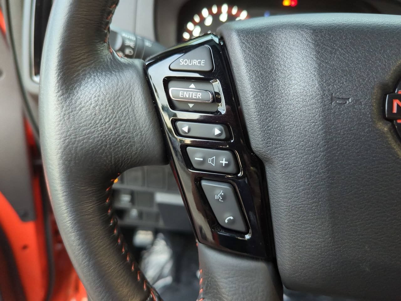 Used 2025 Nissan Frontier Pro-X RWD image 10