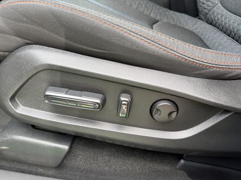 Used 2025 Honda Pilot Sport image 11