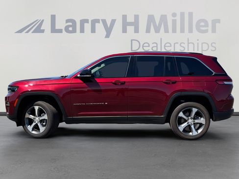 Used 2023 Jeep Grand Cherokee Limited w/ Trailer Tow Prep Group (B) image 2