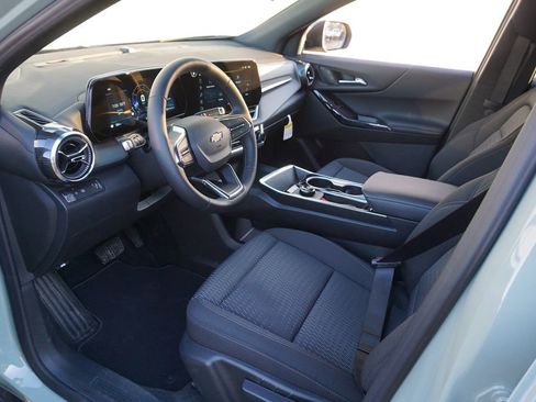 Used 2026 Chevrolet Equinox LT image 9