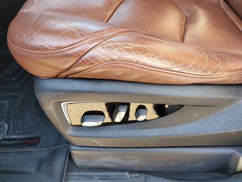 Used 2016 Cadillac Escalade ESV Luxury image 14