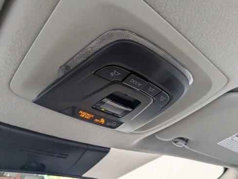 Used 2025 Toyota Corolla Cross L FWD image 40