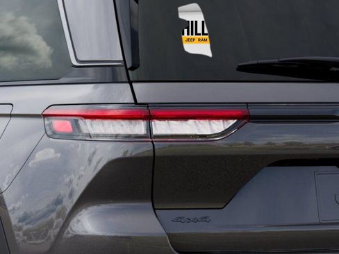 New 2026 Jeep Grand Cherokee 4WD image 9