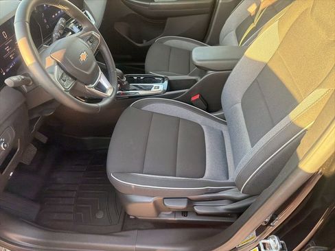 Used 2024 Chevrolet TrailBlazer LT w/ LT Cold Weather Package image 7