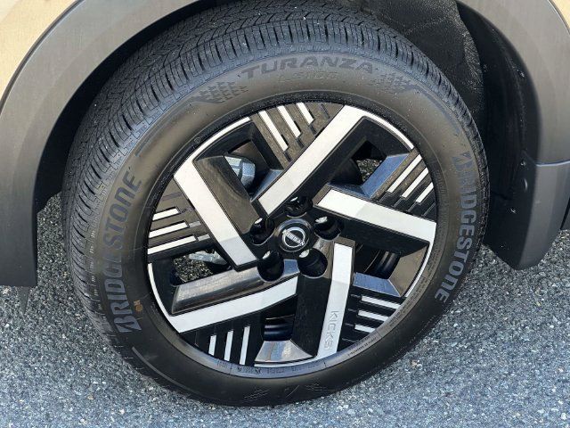Used 2026 Nissan Kicks SV w/ Cold Weather Package FWD image 10