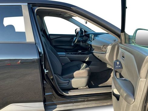 Used 2024 Nissan Rogue S FWD image 22