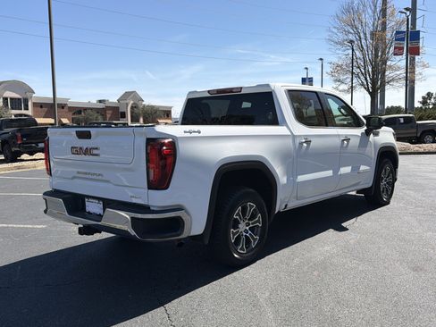 Used 2025 GMC Sierra 1500 SLT image 5