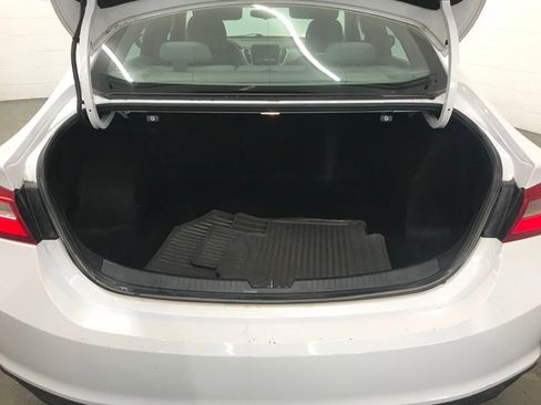 Used 2018 Chevrolet Malibu LS image 28