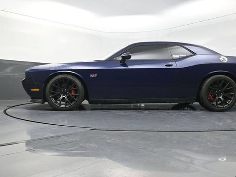 Used 2014 Dodge Challenger SRT8 RWD image 31