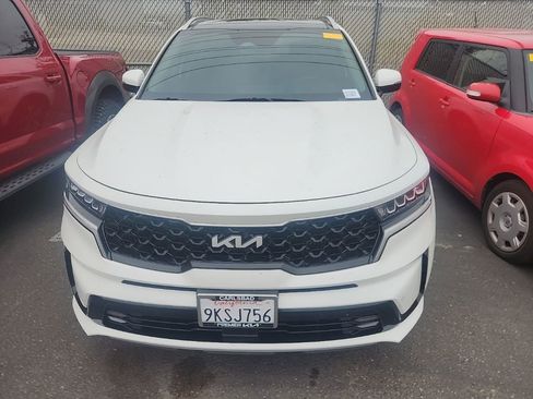 Used 2024 Kia Sorento EX w/ Panoramic Sunroof Package AWD/4WD image 2