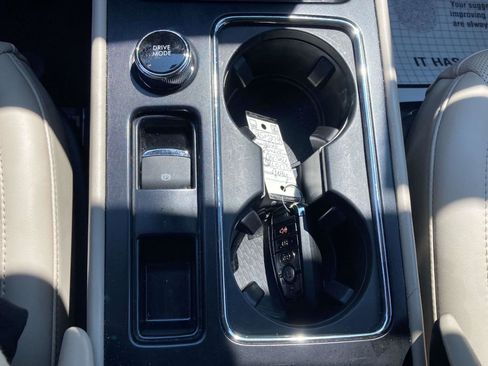 Used 2025 Lincoln Corsair Reserve image 28