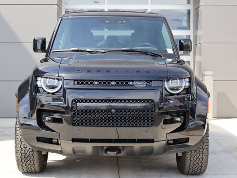 New 2026 Land Rover Defender 110 OCTA image 2