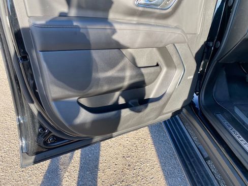 Used 2023 Chevrolet Tahoe Premier AWD/4WD image 12