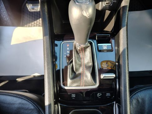 Used 2025 Jeep Compass Trailhawk image 33