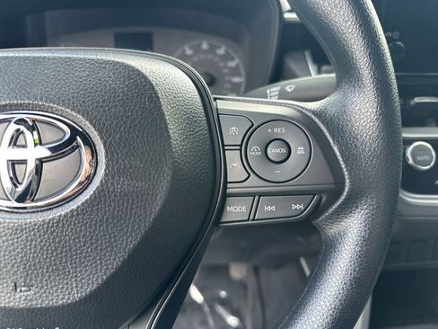 Used 2025 Toyota Corolla Cross AWD Hybrid image 20