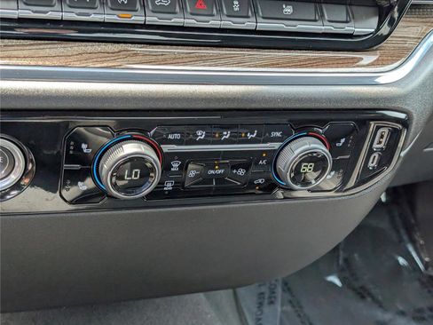 Used 2023 Chevrolet Silverado 1500 LT AWD/4WD image 25