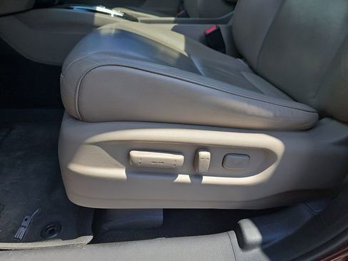 Used 2019 Honda Pilot Touring image 12
