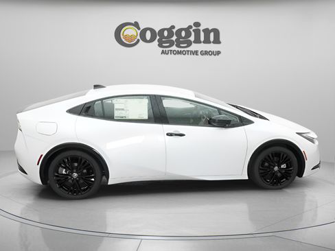 New 2026 Toyota Prius Plug-In Hybrid image 24