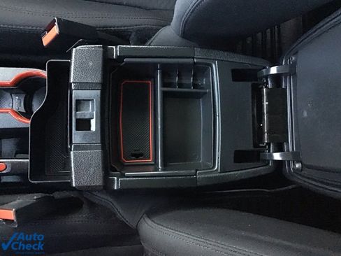 Used 2018 Jeep Wrangler Unlimited Sport S image 32