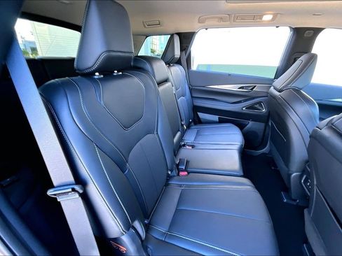 Certified 2026 INFINITI QX60 Luxe w/ Cargo Package AWD/4WD image 30