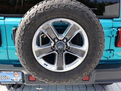 Used 2020 Jeep Wrangler Unlimited Sahara AWD/4WD image 45