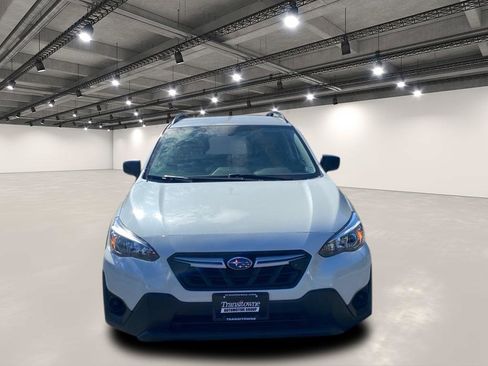 Used 2022 Subaru Crosstrek 2.0i image 2