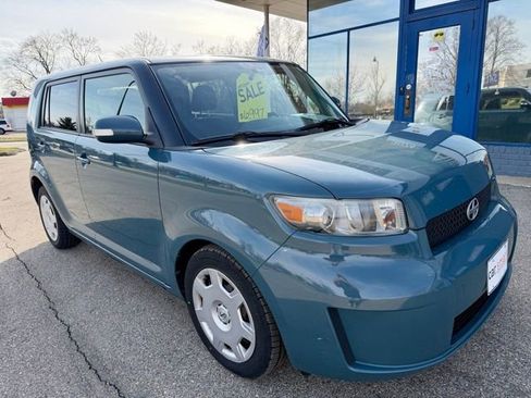 Used 2009 Scion xB image 2