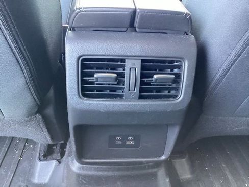 Used 2021 Nissan Rogue SV image 16