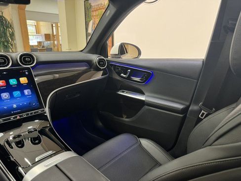 Certified 2025 Mercedes-Benz GLC 300 image 10