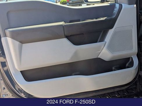Certified 2024 Ford F250 XL w/ Snow Plow/Camper Package AWD/4WD image 11