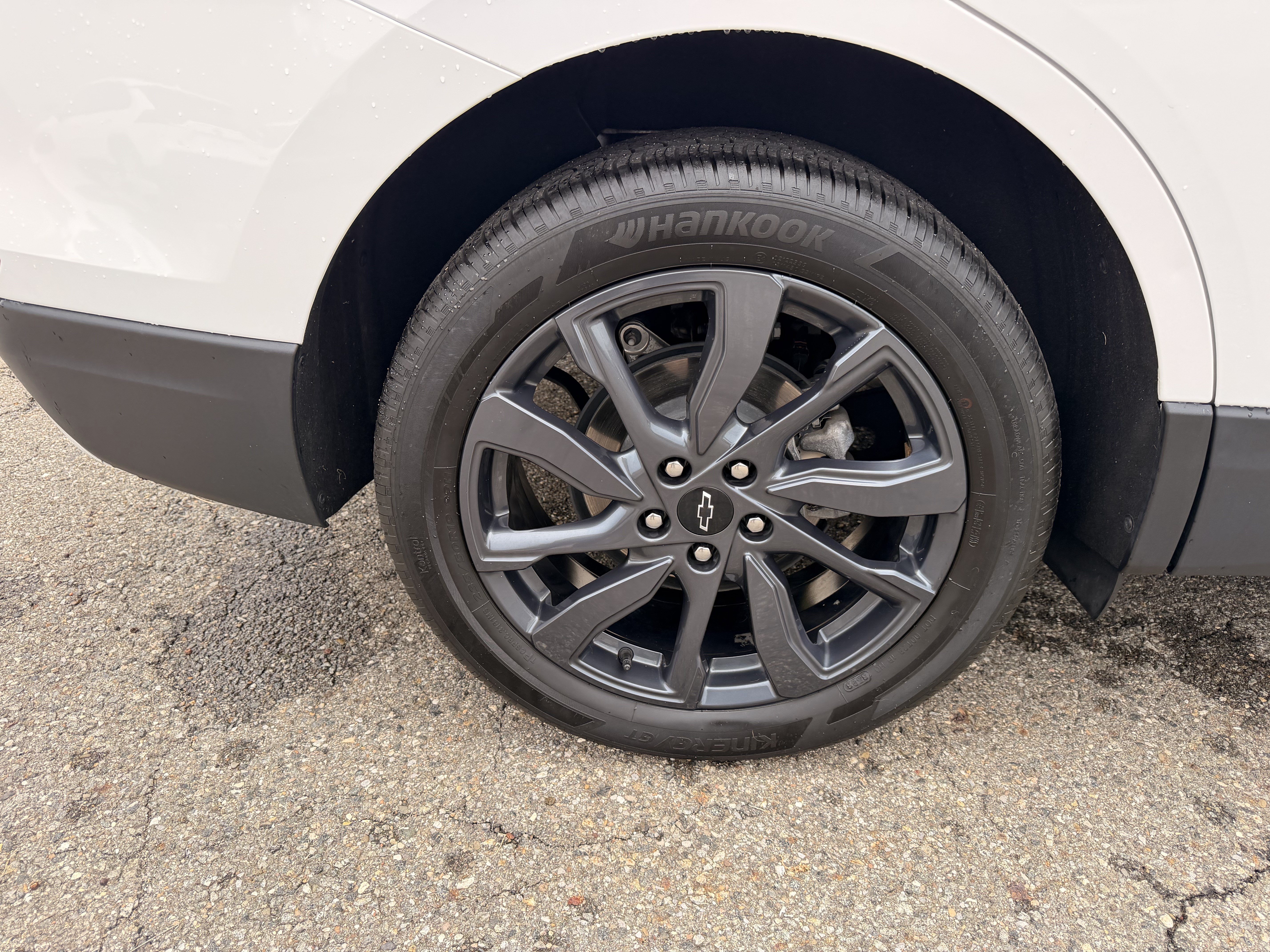 Used 2024 Chevrolet Equinox RS w/ LPO, Floor Liner Package AWD/4WD image 10