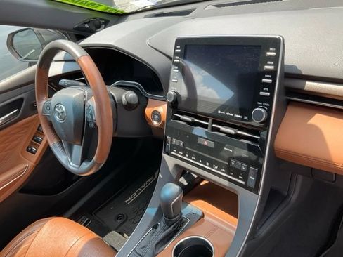 Used 2019 Toyota Avalon Limited w/ Advanced Safety Package FWD image 11