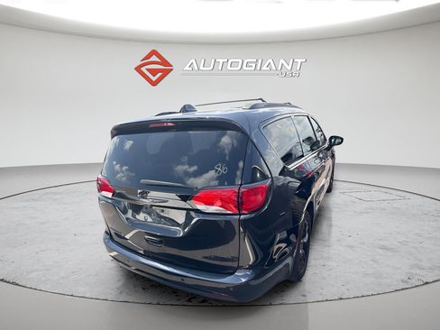 Used 2020 Chrysler Pacifica Limited FWD image 6