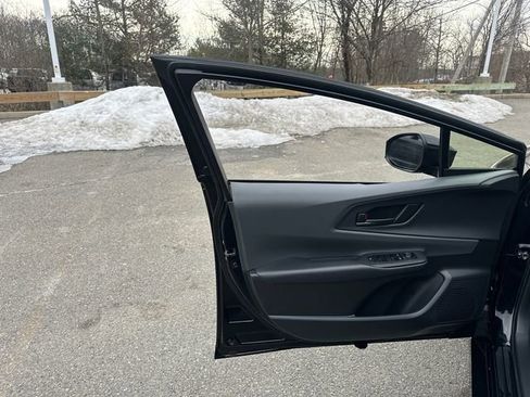 Used 2025 Toyota Prius LE image 25